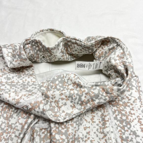 Athleta Leggings Size ST White Gray Pink Animal Print Side Pockets High Rise - Picture 4 of 9